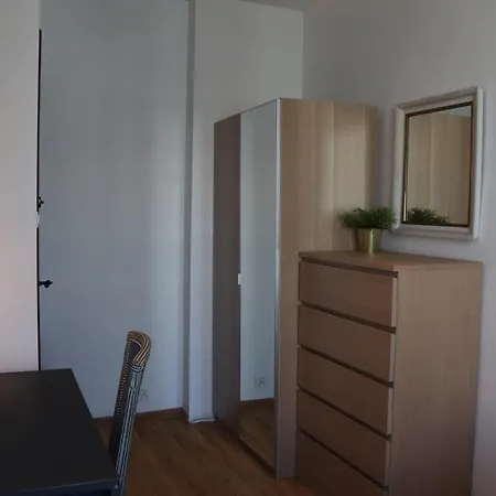 Homestay Citystay Retro 5 Min Plaza! *