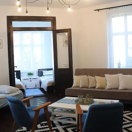 Homestay Citystay Retro 5 Min Plaza! *